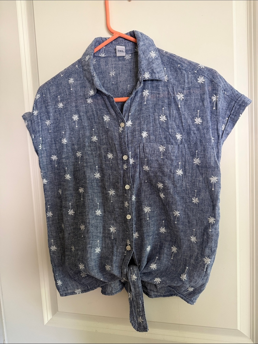 Fun Old Navy Blue Palm-Print Button-Front Tie Hem Shirt